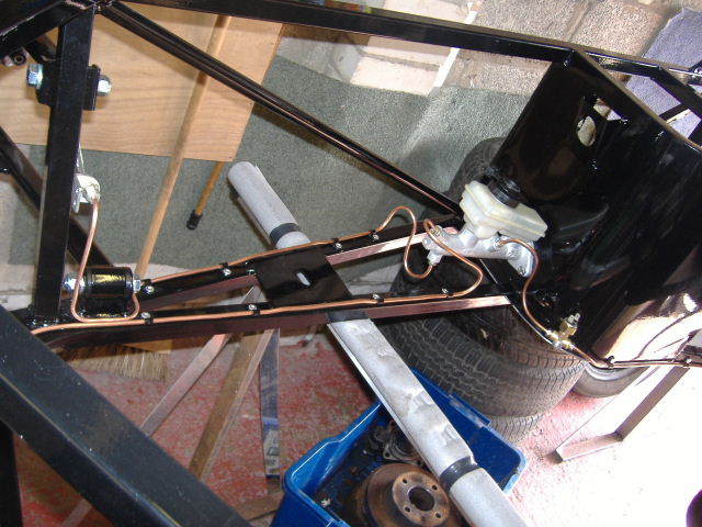 Rescued attachment Brake lines to front 01.JPG